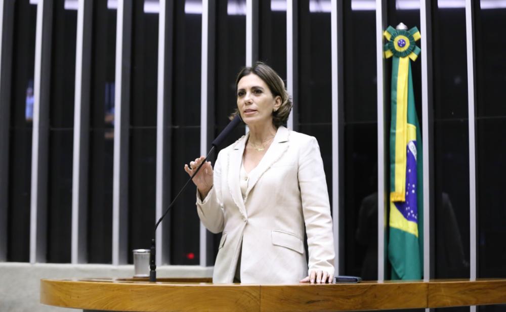 Rosana Valle parabeniza venezuelana María Corina pelo Nobel da Paz; ‘Mulher, mãe e opositora ao ditador Maduro’